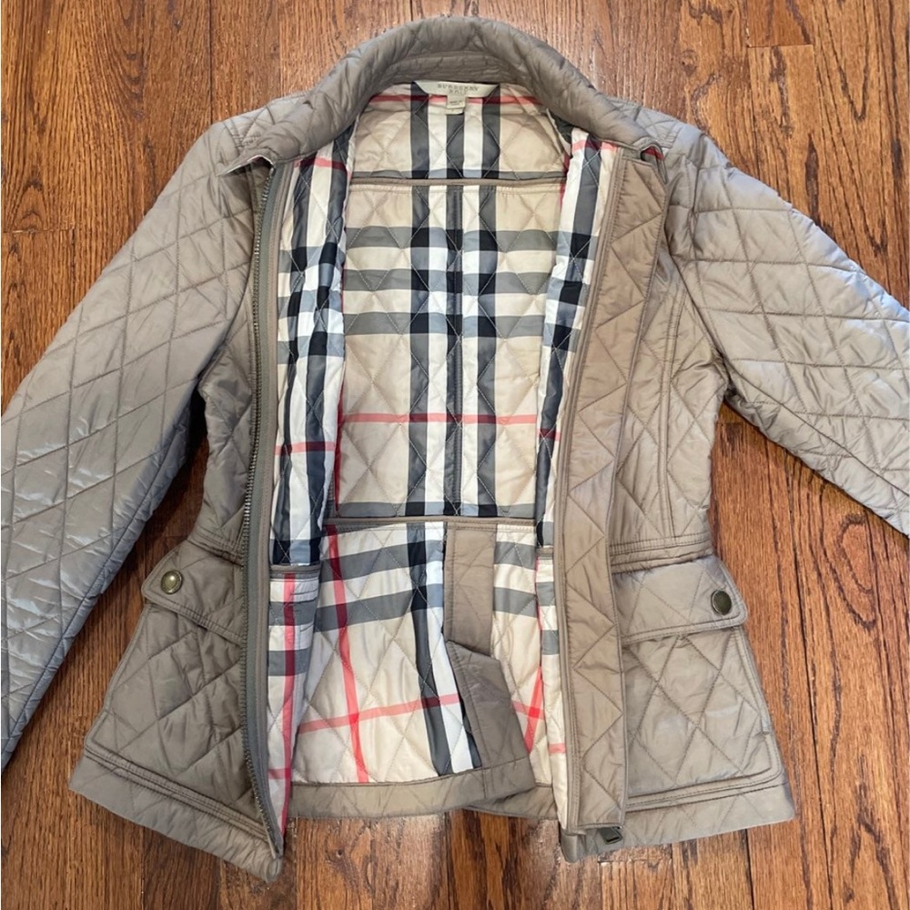 Burberry Jacket Women’s - Beige Quilted Zipper - Picture 2 of 4
